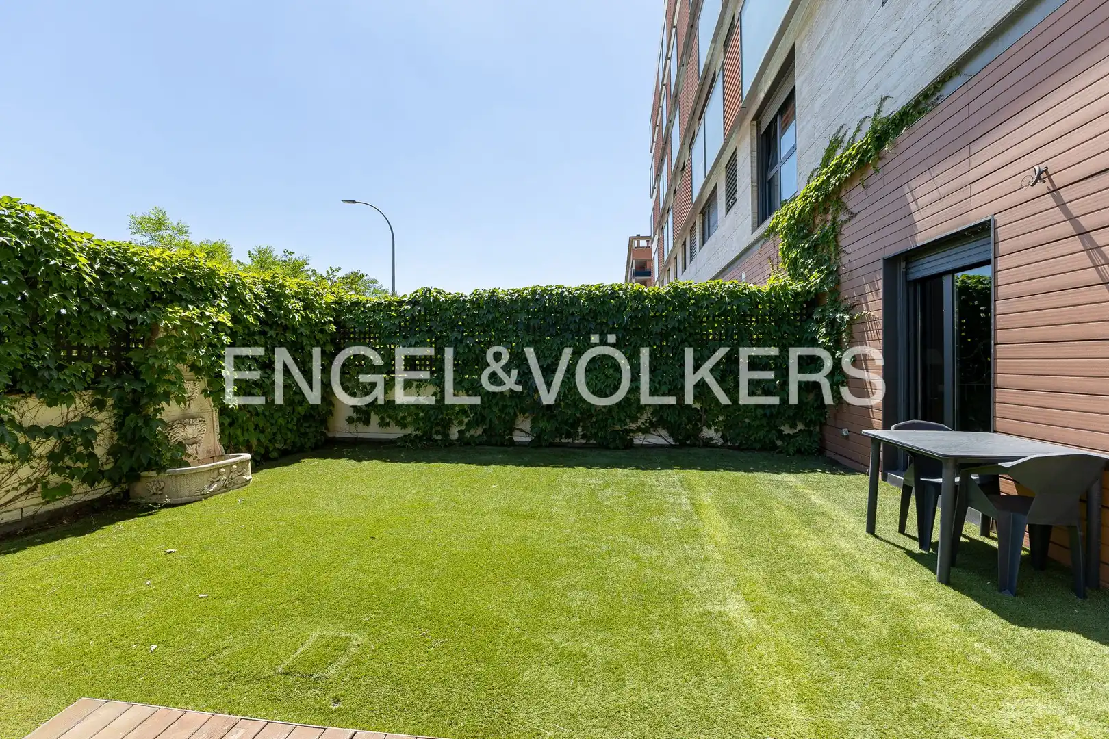 Terraza de Apartamento en venta en Madrid con Aire acondicionado, Calefacción y Jardín privado