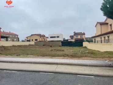 Terreno residenziale in vendita a La Lastrilla