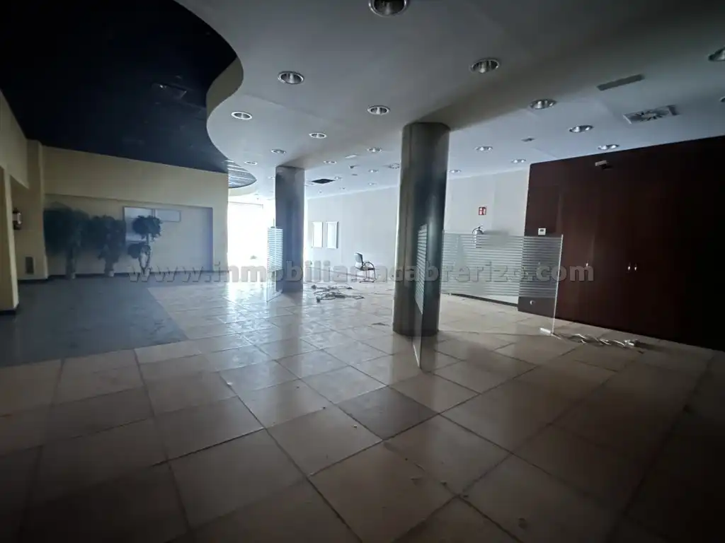 Local comercial de lloguer a Avenida de la Paz, imagen 9