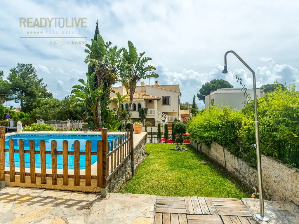 Außenansicht von Einfamilien-Reihenhaus zum Verkauf in Alcúdia mit Klimaanlage, Privatgarten und Terrasse