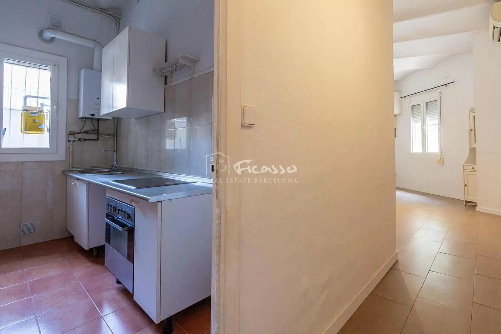 Kitchen of Flat for sale in Barcelona  with Air Conditioner, Heating and Oven