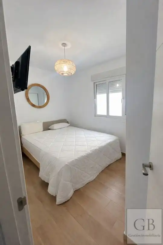 Habitación de Casa adosada de alquiler en Santa Pola con Aire acondicionado, Calefacción y Piscina