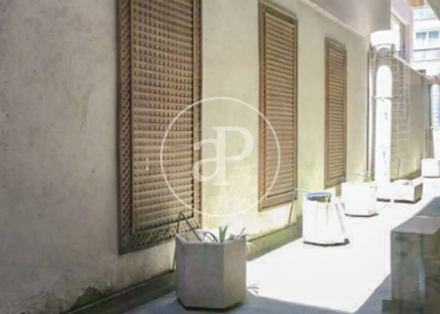 Außenansicht von Wohnung zum Verkauf in Madrid mit Klimaanlage, Heizung und Terrasse