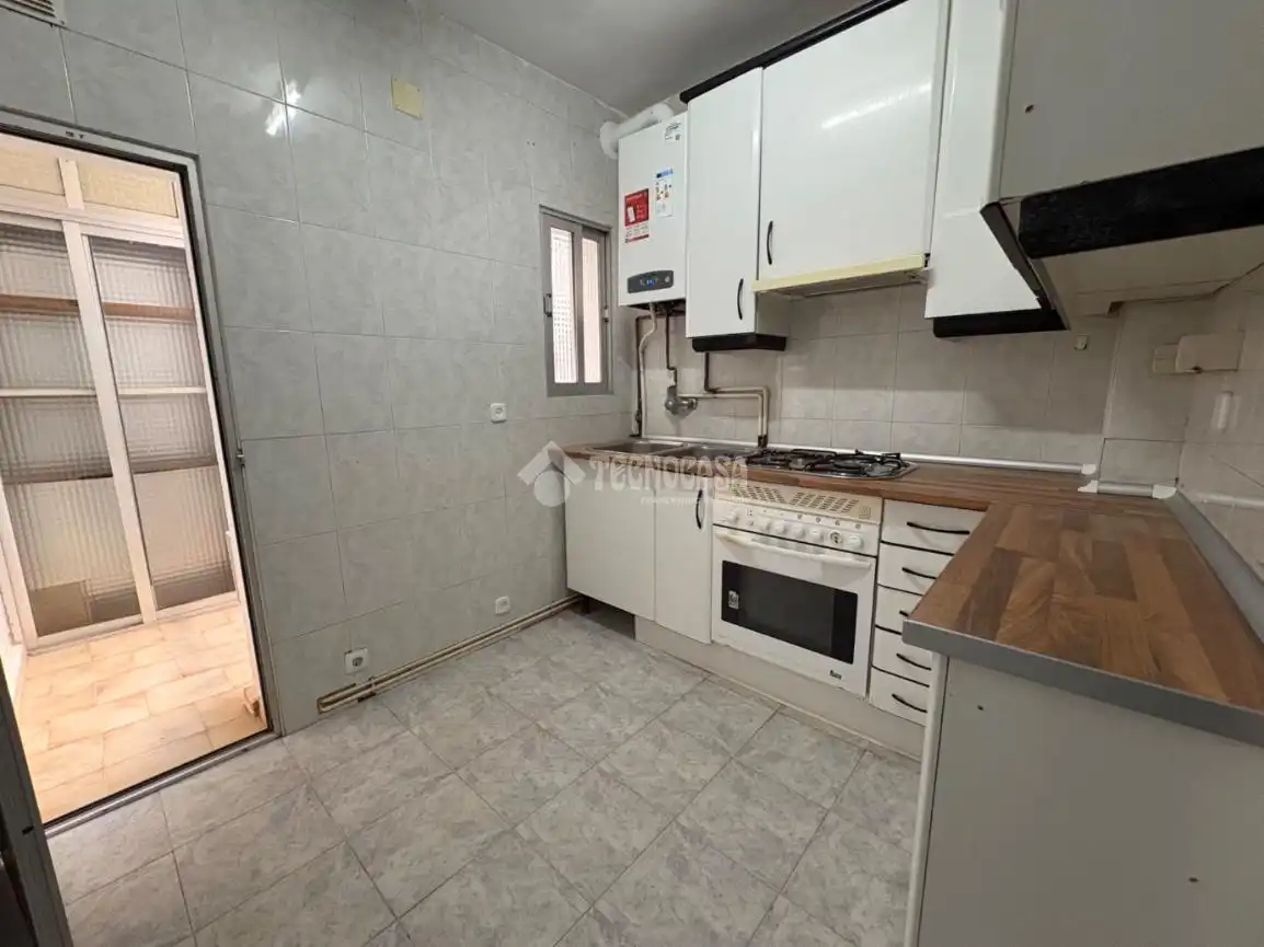 Cuina de Pis en venda en Getafe amb Calefacció, Parquet i Terrassa