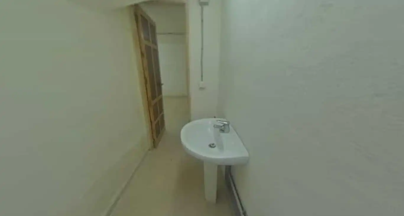 Baño de Local en venta en Baza