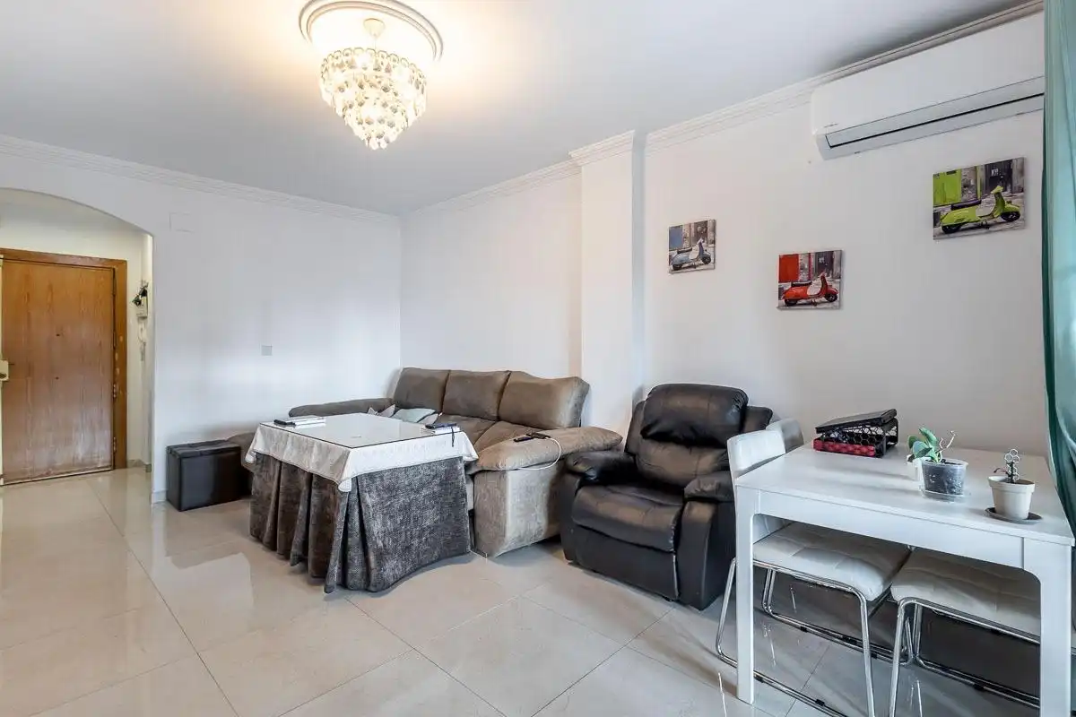 Living room of Flat for sale in Granada  with Air Conditioner and Terrace