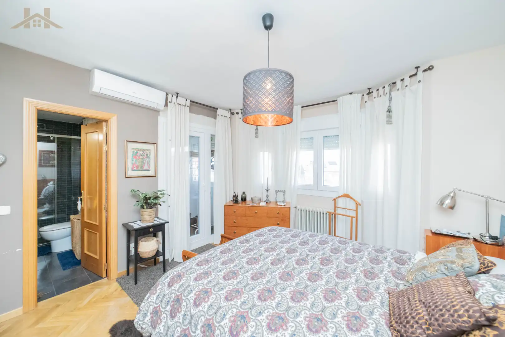 Bedroom of Detached homes for sale in Móstoles  with Air Conditioner, Heating and Private garden