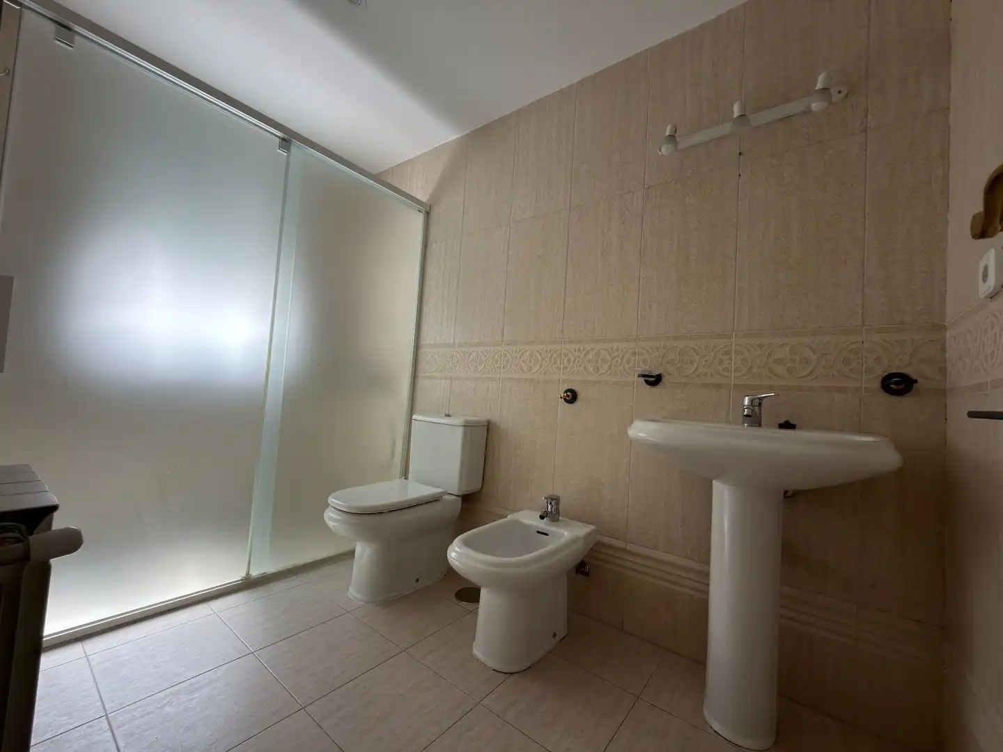 Bathroom of Flat for sale in Aranjuez  with Heating
