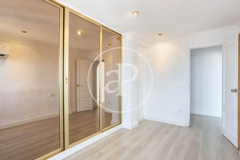 Schlafzimmer von Wohnung zur Miete in Valencia mit Klimaanlage, Heizung und Haustiere erlaubt