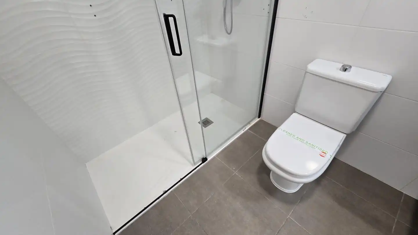 Badezimmer von Wohnung zur Miete in Gandia mit Klimaanlage, Terrasse und Möbliert