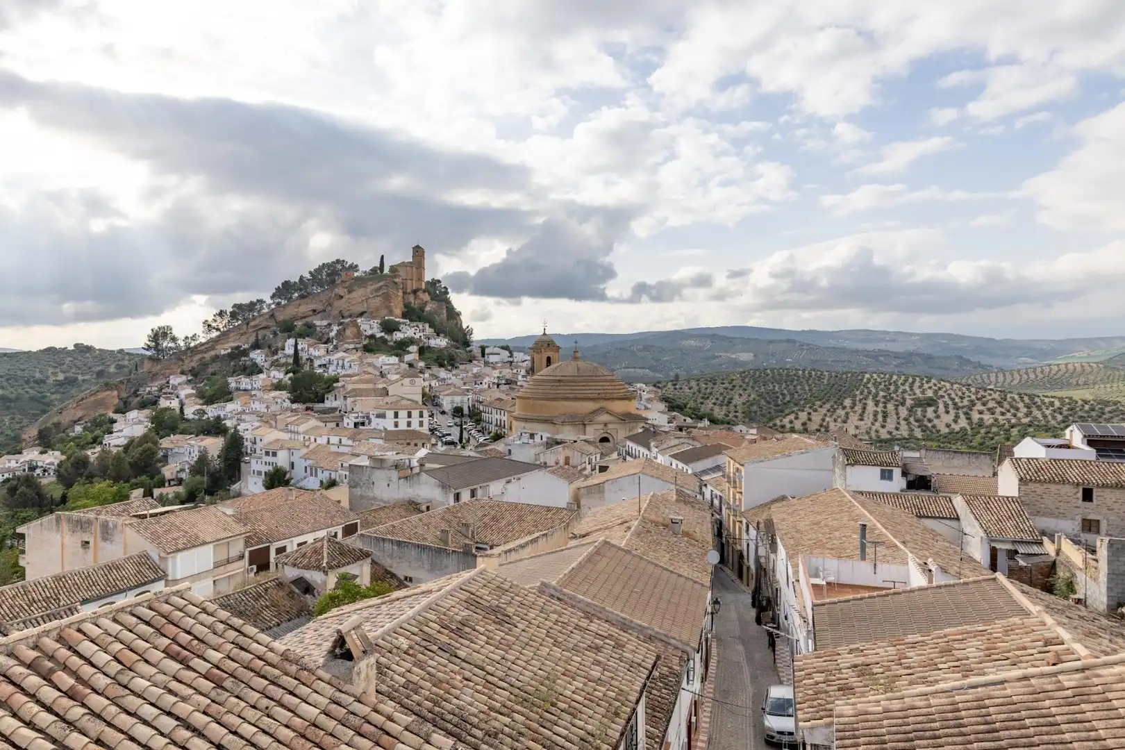 Vista exterior de Casa o xalet en venda en Montefrío amb Calefacció i Terrassa
