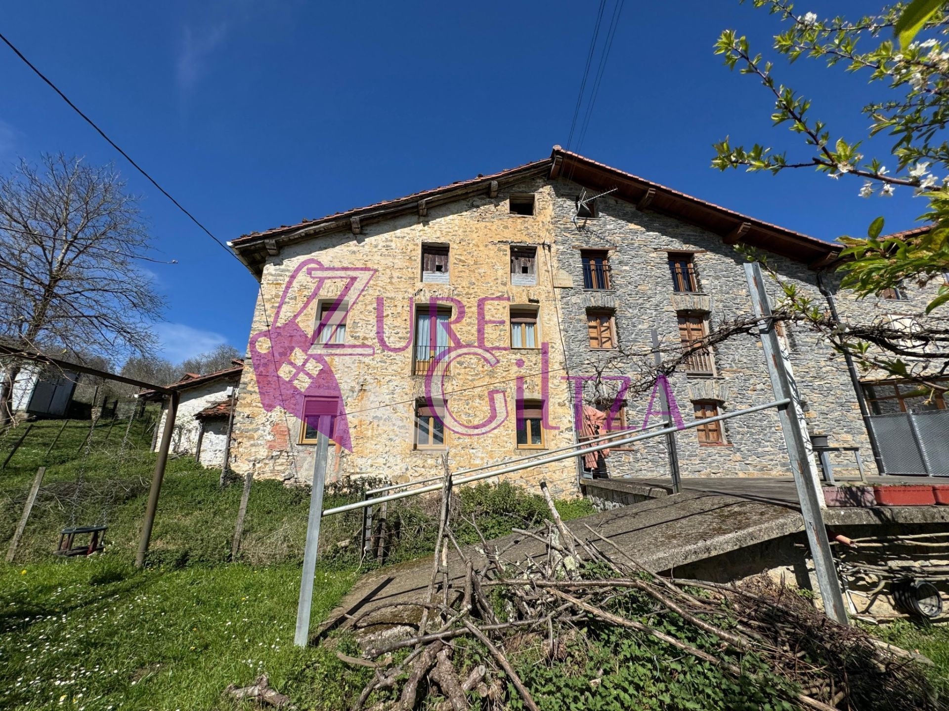 Exterior view of Houses for sale in Bergara  with Private garden