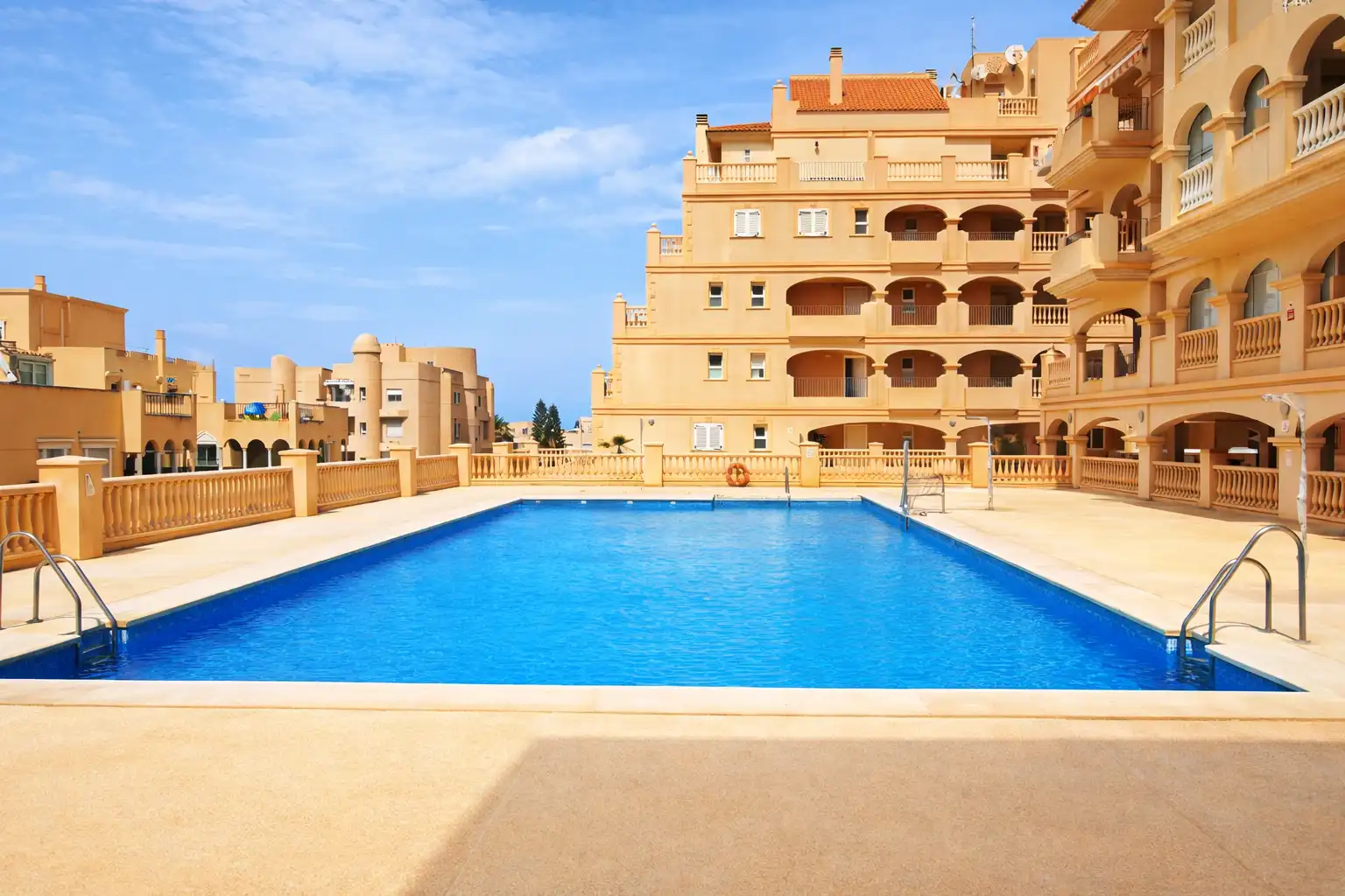 Appartement compact avec piscine à vendre à Calle Arquitecto Julián Laguna 67, imagen 2