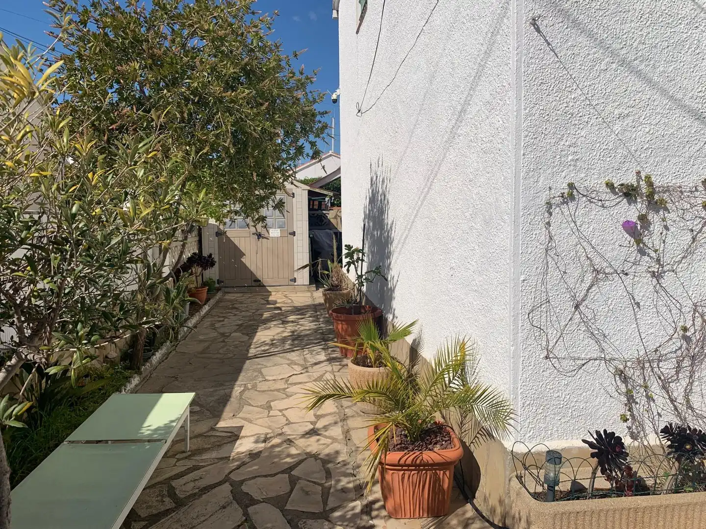 Terrasse von Einfamilien-Reihenhaus zum Verkauf in Roses mit Klimaanlage, Heizung und Privatgarten
