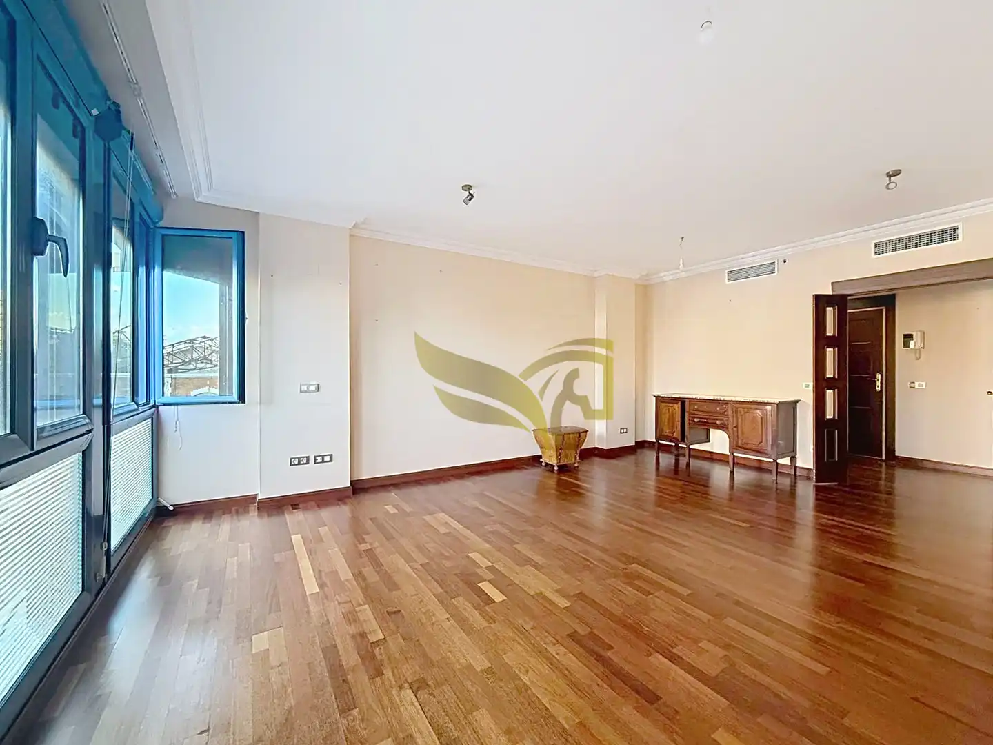 Wohnzimmer von Wohnung zum Verkauf in Sevilla mit Klimaanlage und Heizung