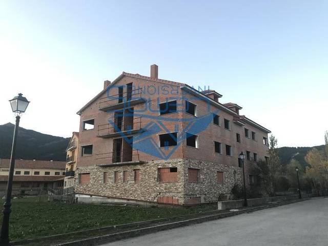 Edificio en Venta en El Soto en Boñar