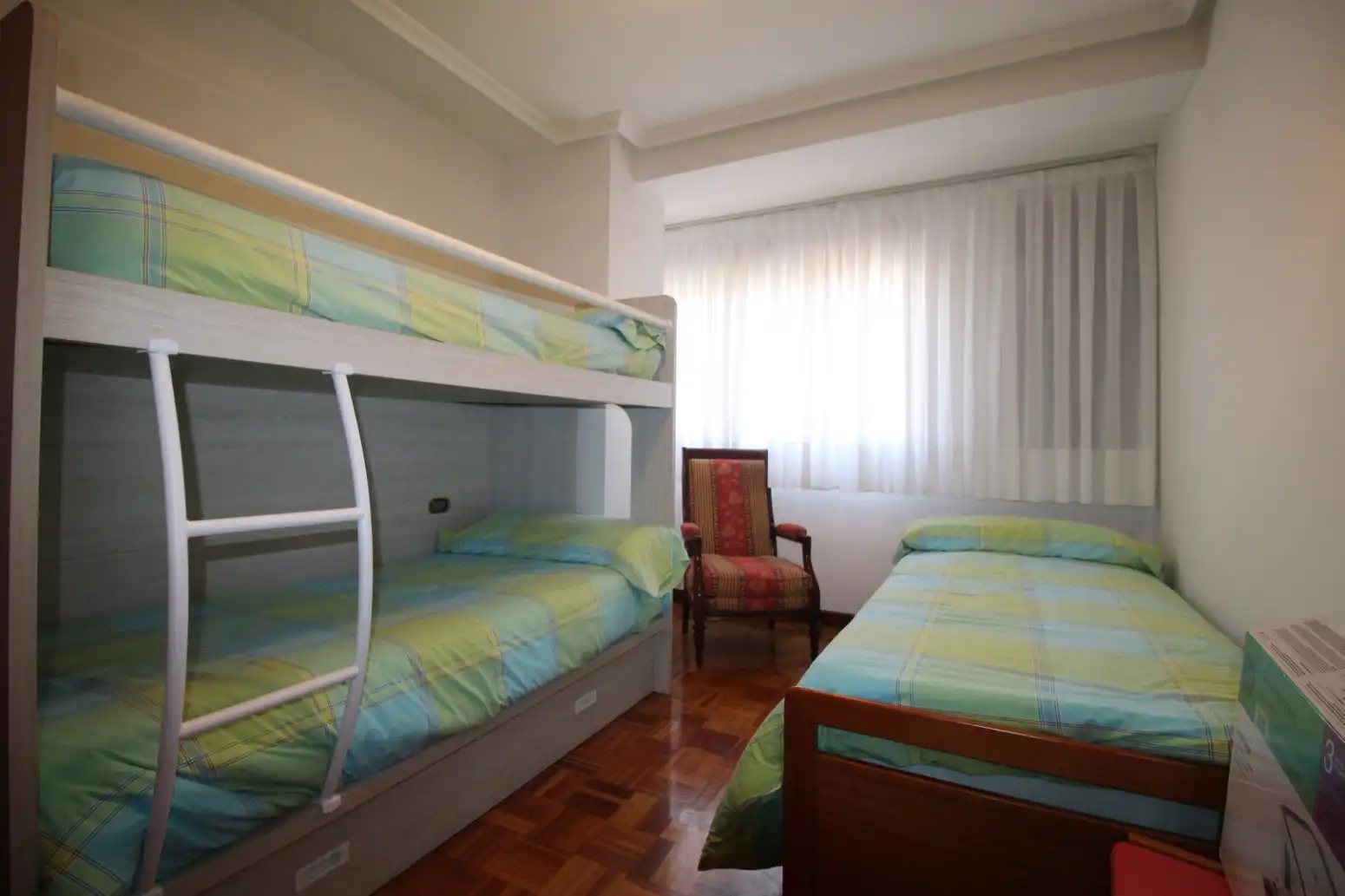 Bedroom of Flat for rent in Gijón   with Heating and Parquet flooring