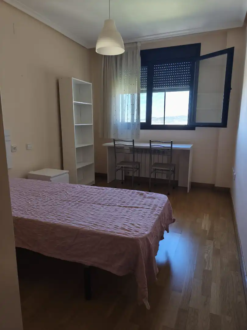 Habitación de Piso de alquiler en Cuenca con Aire acondicionado, Calefacción y Parquet