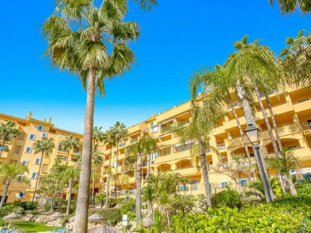 Vista exterior de Apartament en venda en Marbella amb Aire condicionat, Terrassa i Traster
