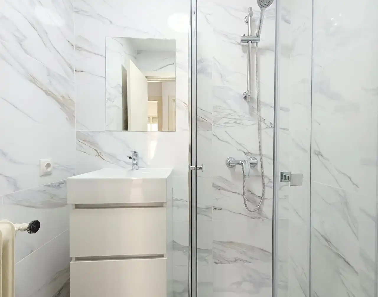 Bathroom of Flat for rent in Barrio de Salamanca