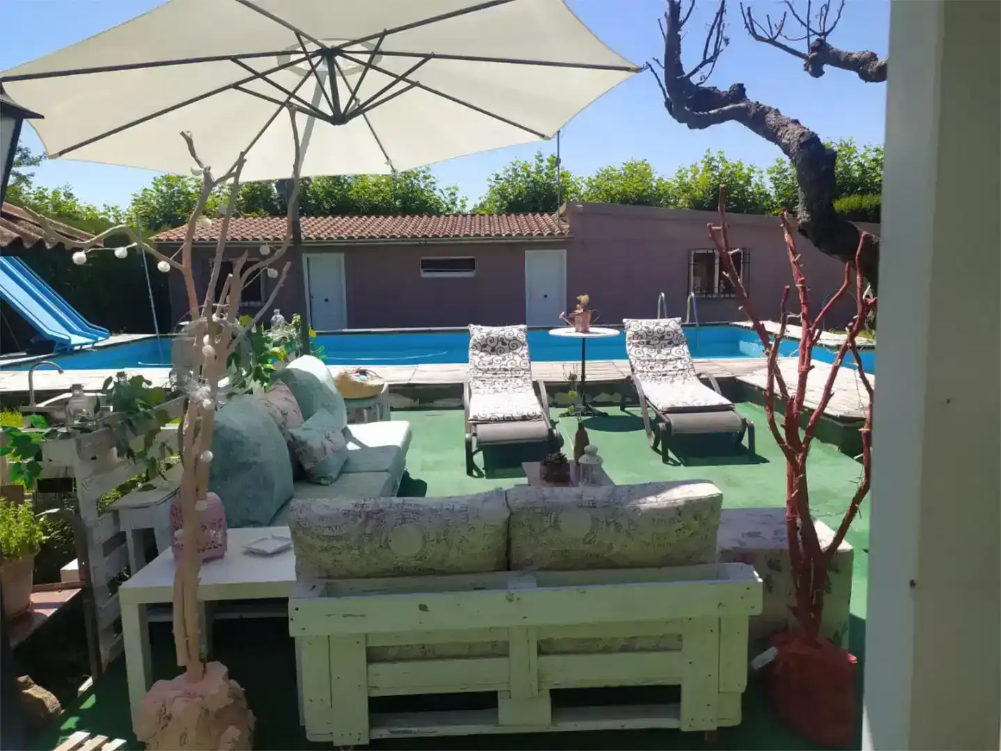 Terrassa de Casa o xalet en venda en El Pino de Tormes amb Piscina, Moblat i Forn