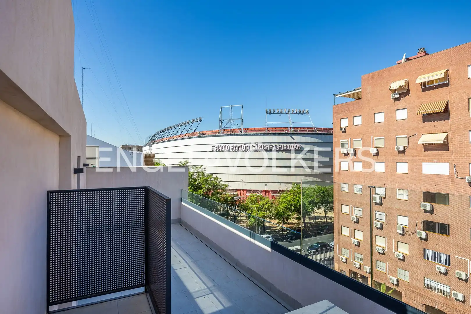 Terraza de Piso en venta en Sevilla con Aire acondicionado, Calefacción y Piscina