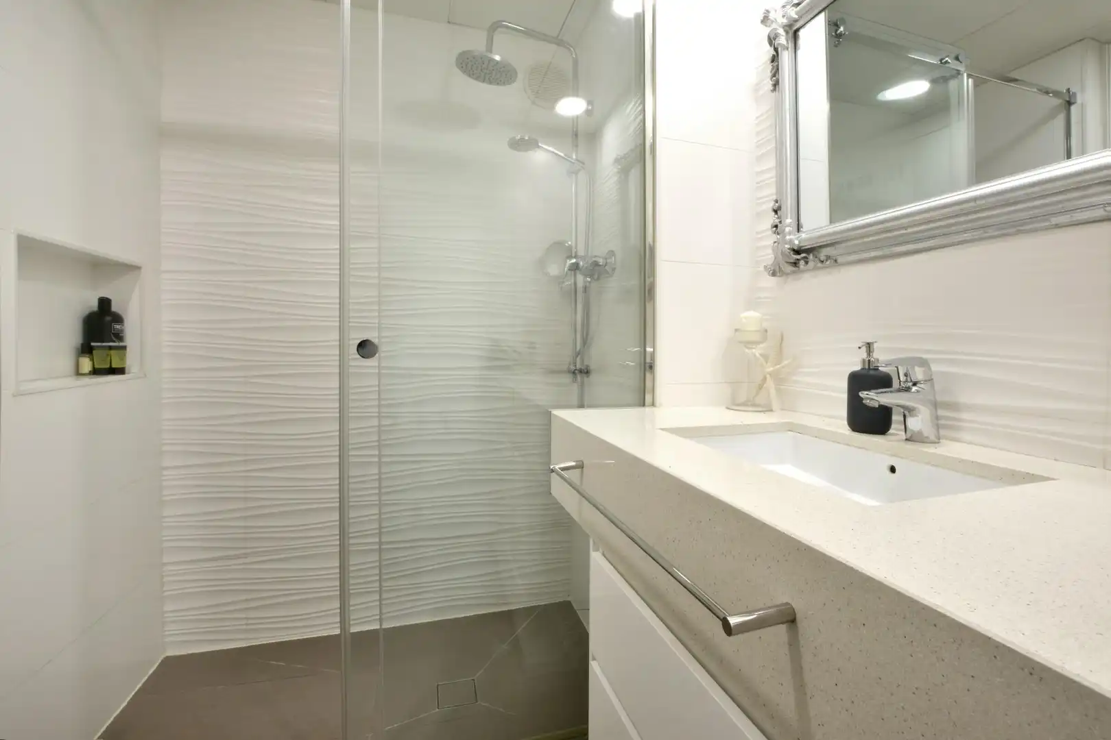 Baño de Piso en venta en Barcelona con Parquet, Terraza y Balcón