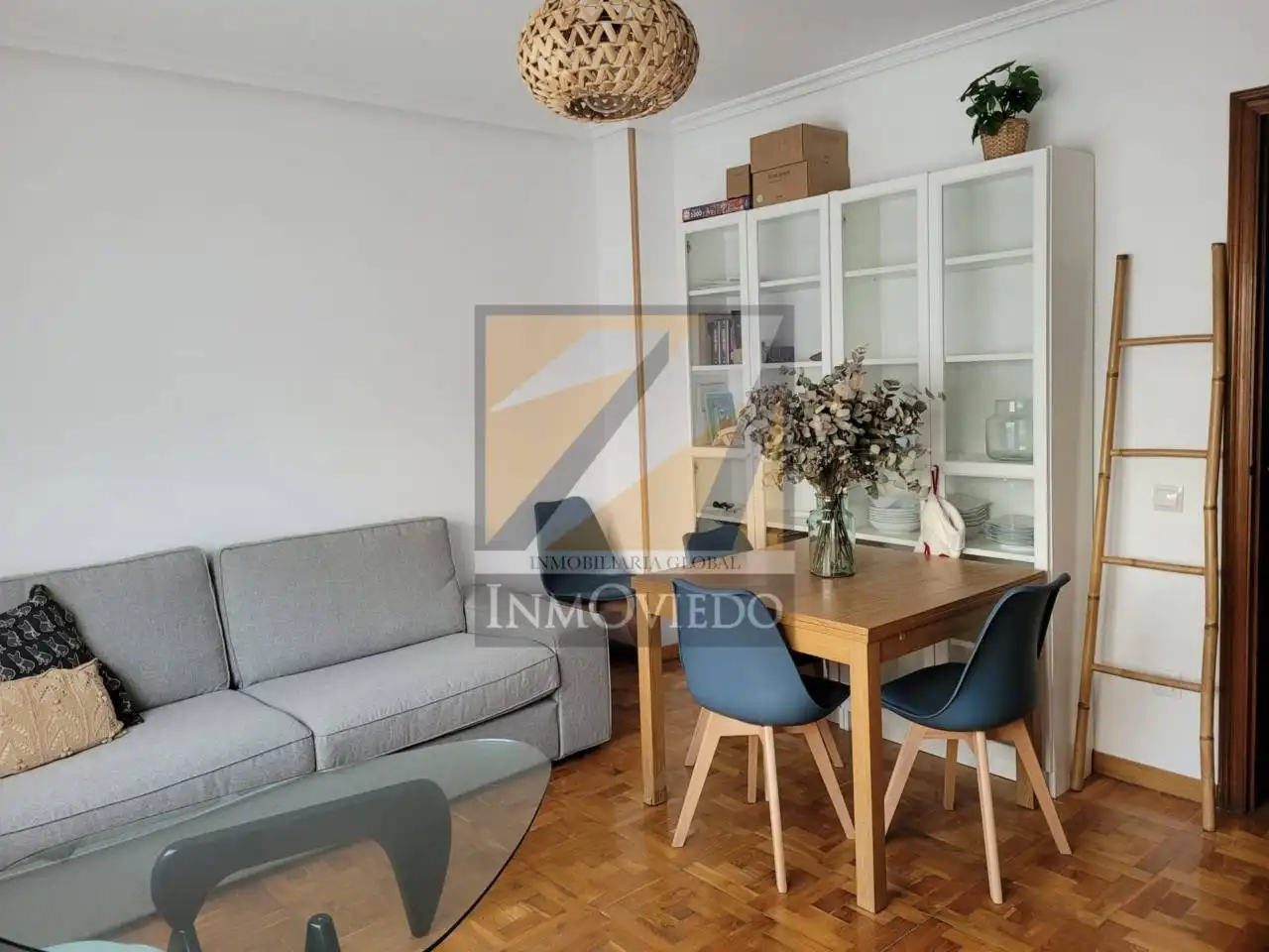 Wohnzimmer von Wohnung zur Miete in Oviedo  mit Heizung