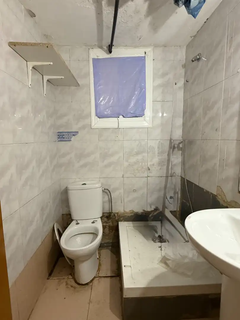 Bathroom of Flat for sale in Badalona  with Alarm