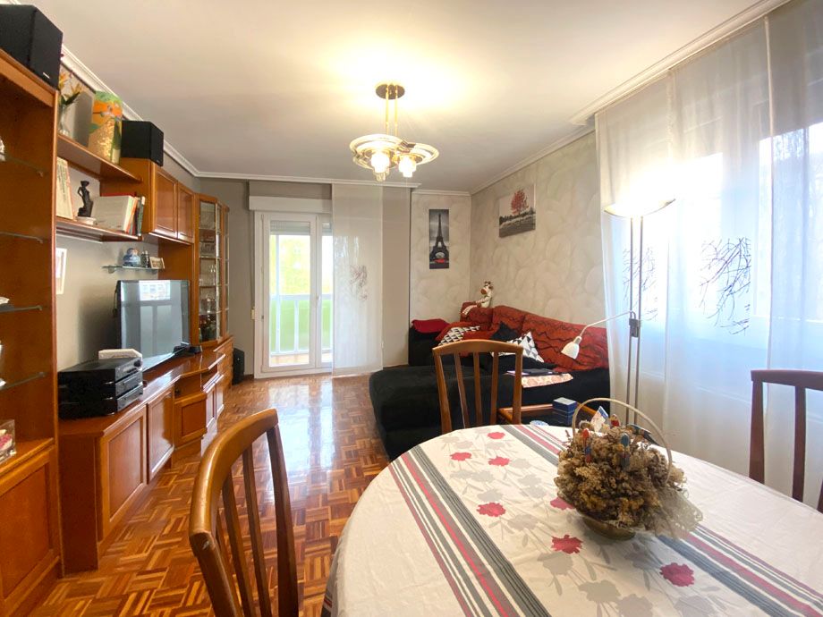 Living room of Flat for sale in Vitoria - Gasteiz  with Heating, Parquet flooring and Terrace
