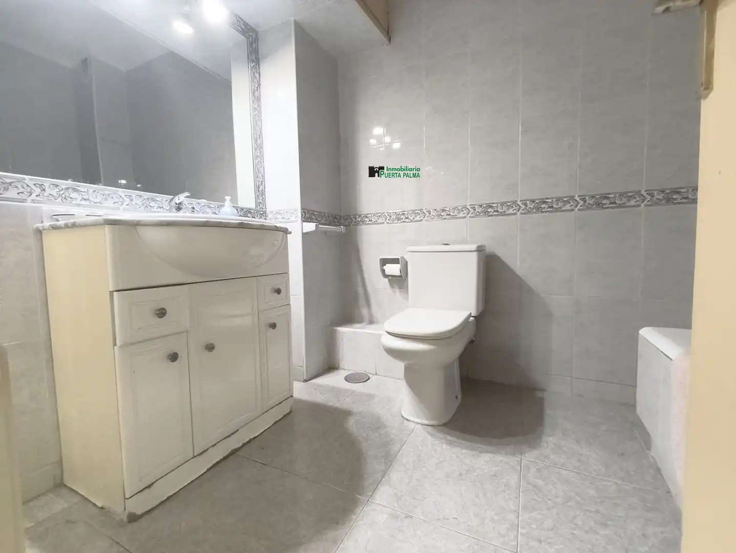 Baño de Piso en venta en Badajoz con Calefacción y Parquet