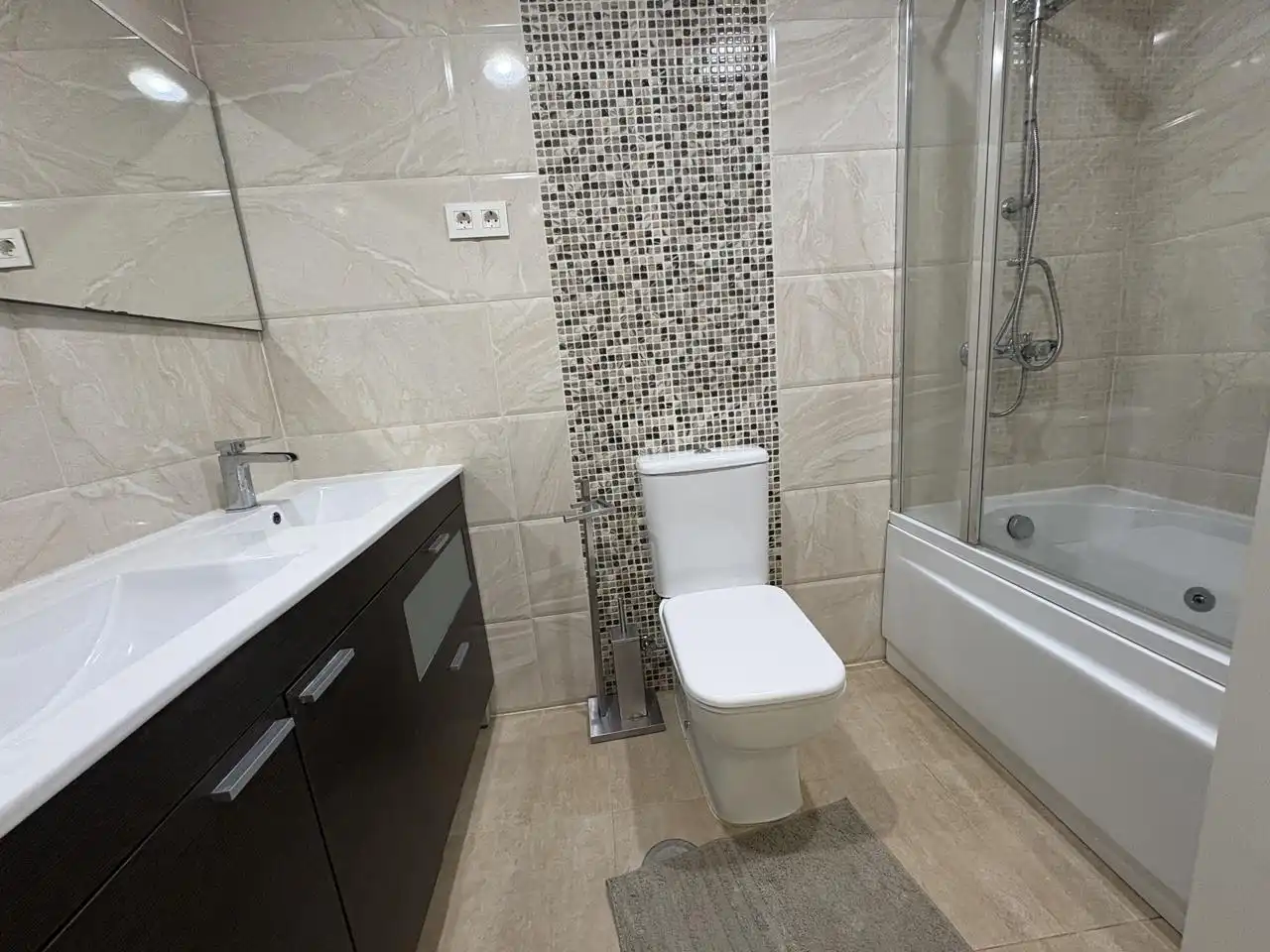Bathroom of Detached homes for rent in Torrejón de Velasco, Madrid