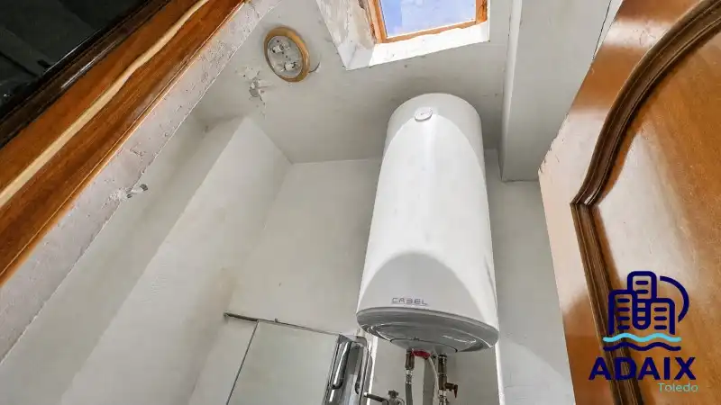 Baño de Casa adosada en venta en Huecas con Calefacción y Balcón