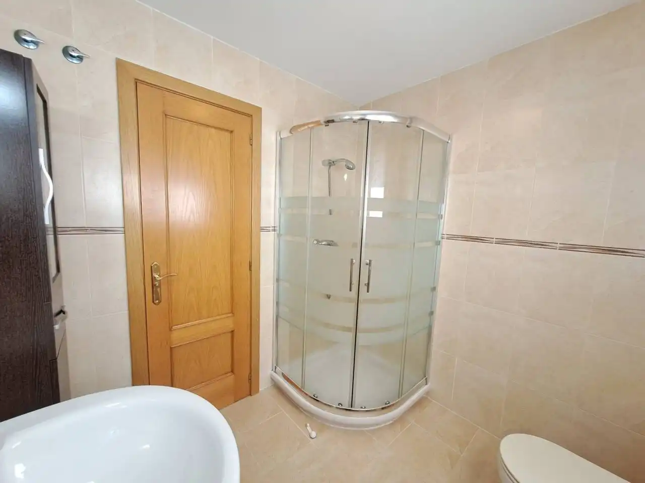 Bathroom of Houses for sale in Cardeñajimeno  with Heating, Private garden and Parquet flooring