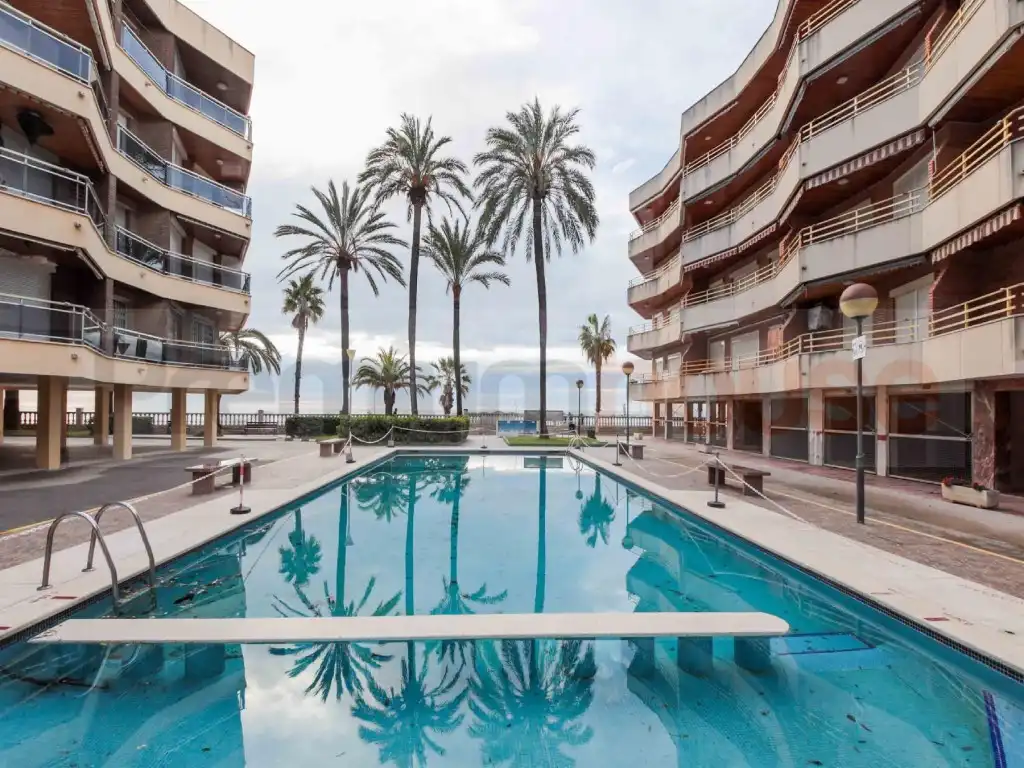 Piscina de Piso en venta en Cambrils con Piscina