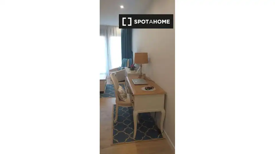 Habitació a Capuchinos - Glorieta - Ciudad Jardín