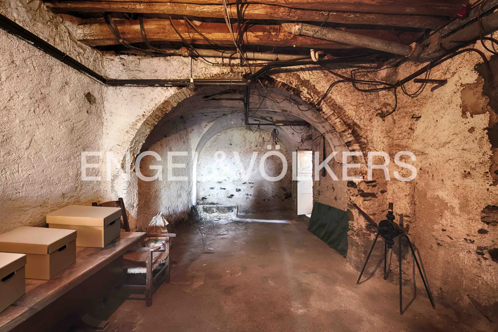 Casa adosada en venta en Garriguella con Calefacción, Jardín privado y Terraza