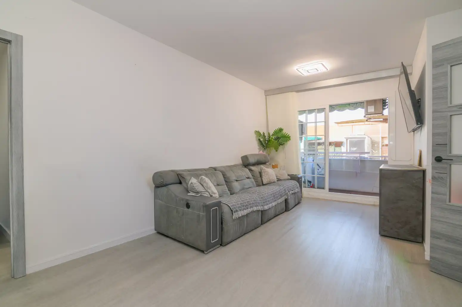 Sala d'estar de Pis en venda en Viladecans amb Aire condicionat, Calefacció i Parquet