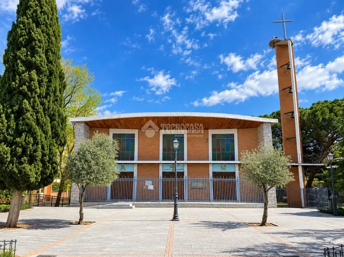 Vista exterior de Piso en venta en Madrid