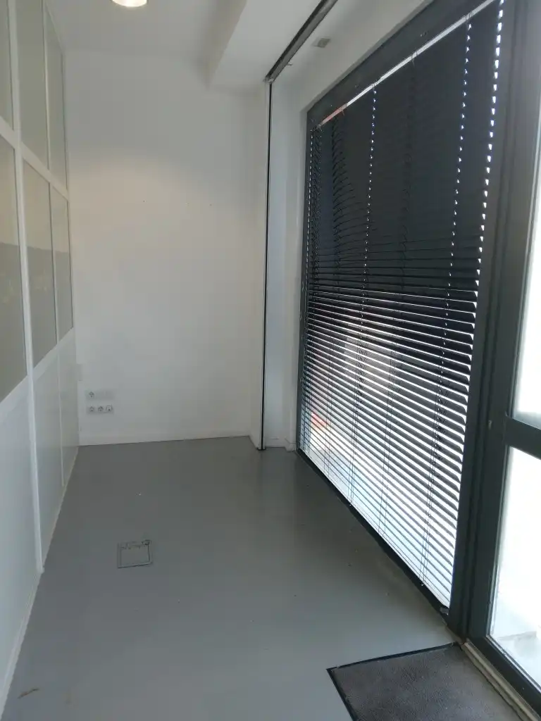 Local de alquiler en Burgos con Calefacción y Alarma