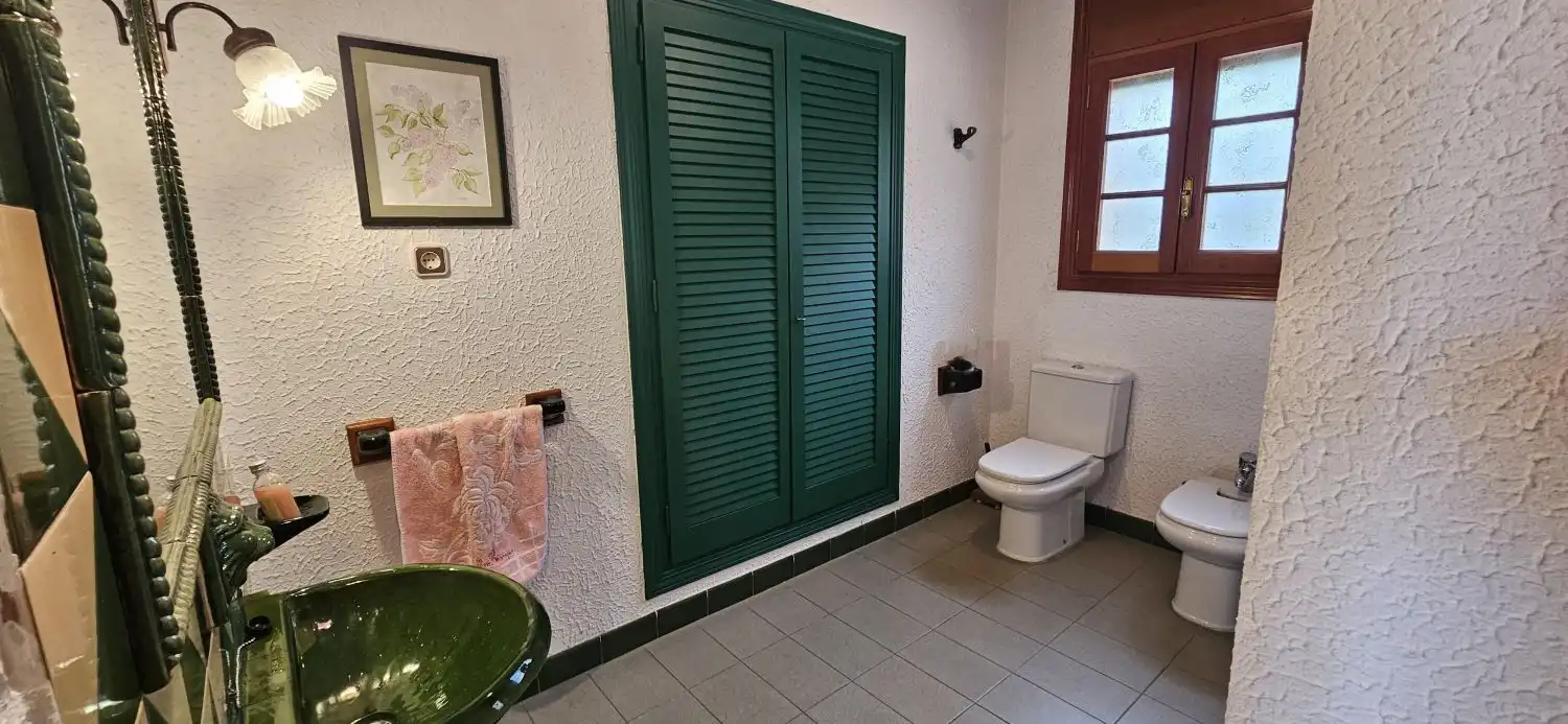 Bany de Casa o xalet en venda en Corbera de Llobregat amb Aire condicionat i Calefacció