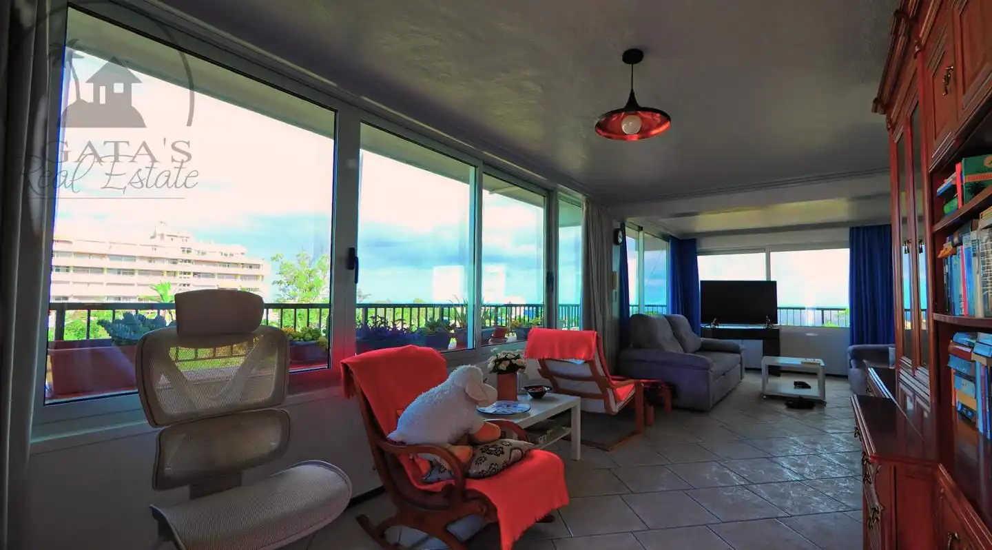 Sala d'estar de Àtic en venda en Puerto de la Cruz amb Terrassa, Moblat i Balcó