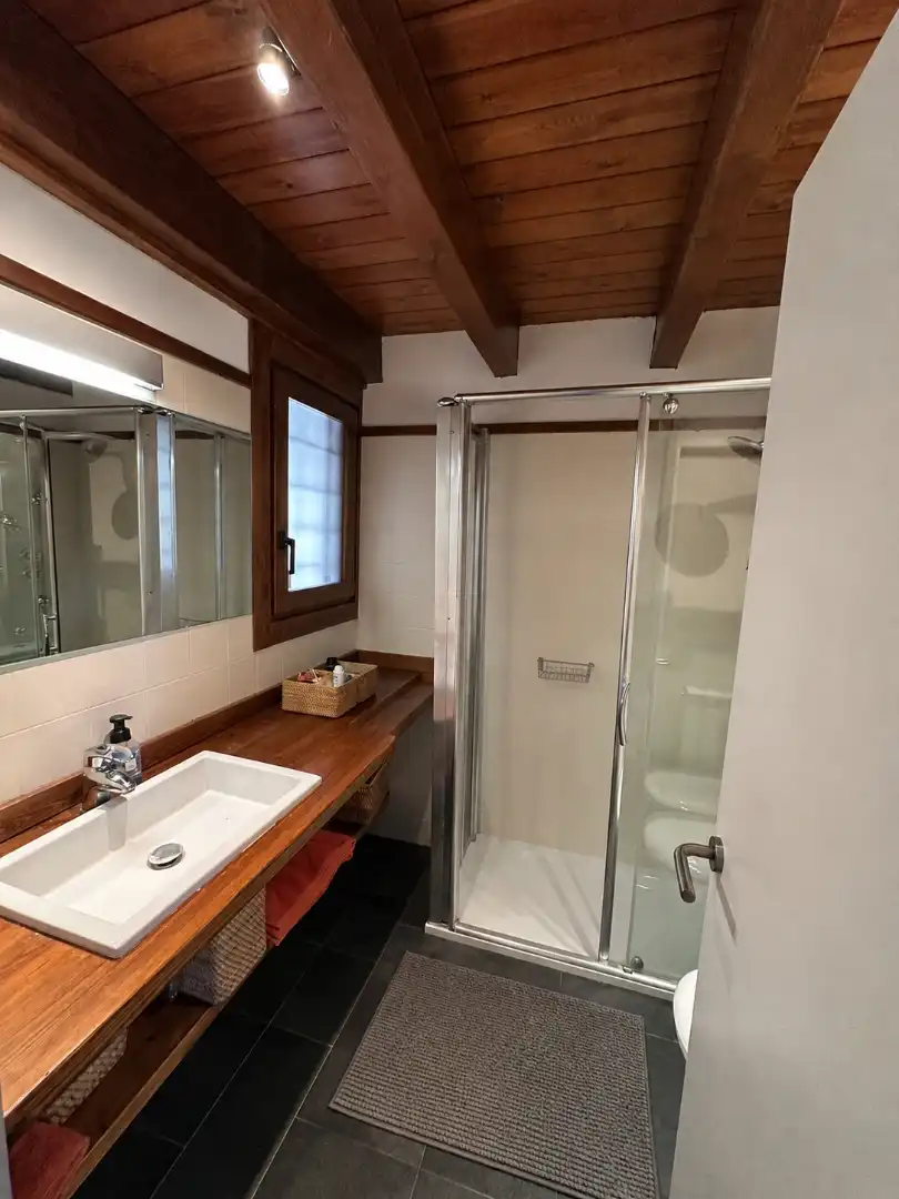 Bany de Dúplex de lloguer en Alp amb Calefacció, Parquet i Terrassa