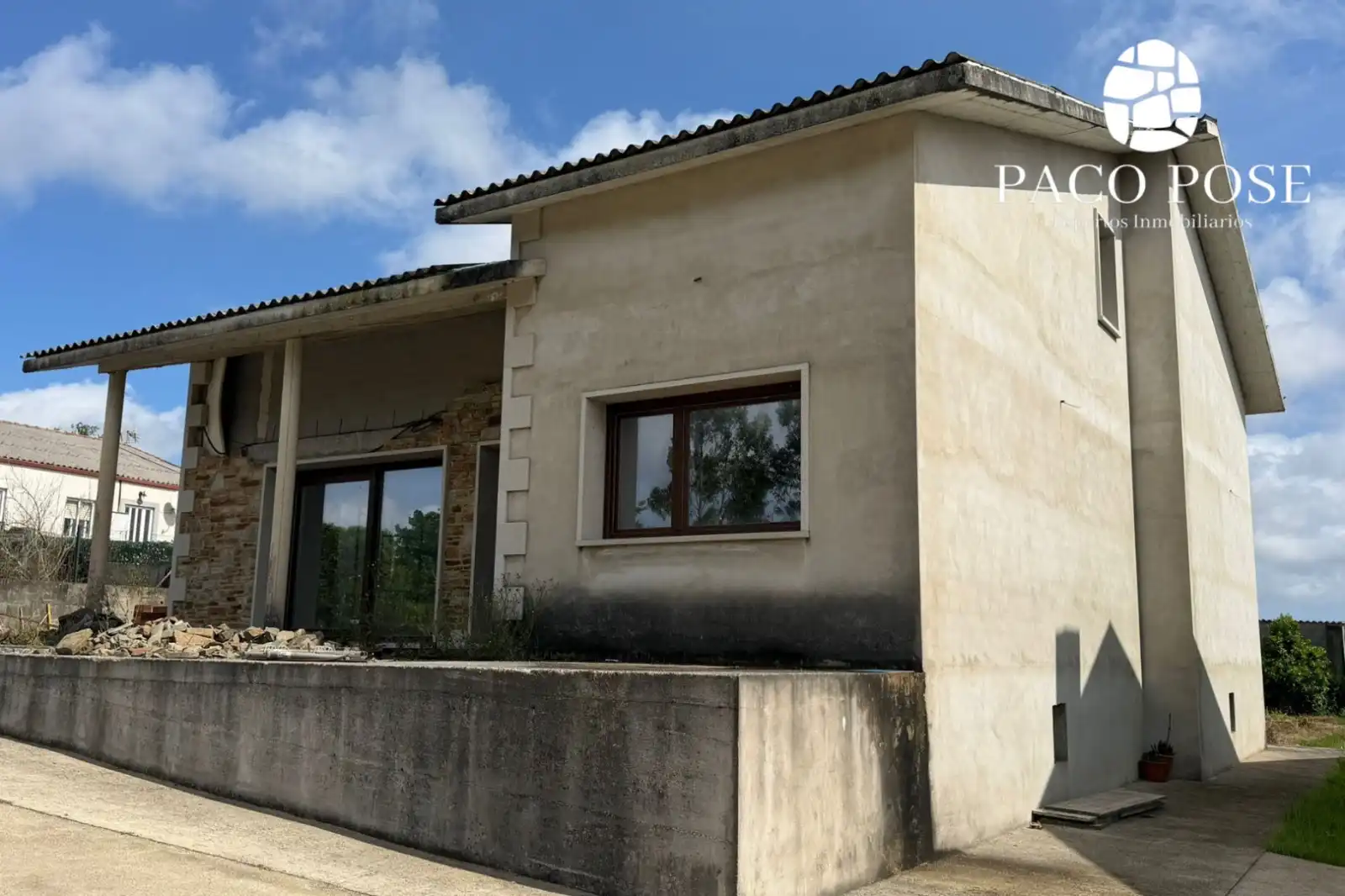 Vista exterior de Casa o xalet en venda en Carballo amb Jardí privat
