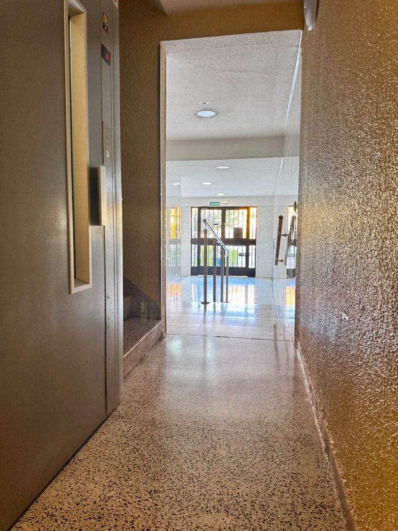 Flat for sale in Coslada  with Air Conditioner, Heating and Furnished