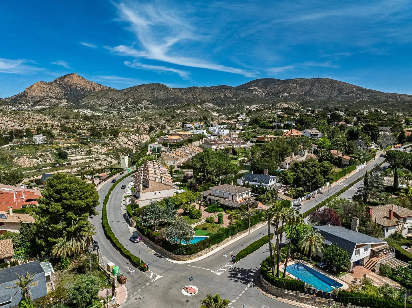 Vista exterior de Casa o xalet en venda en Petrer amb Aire condicionat, Piscina i Alarma