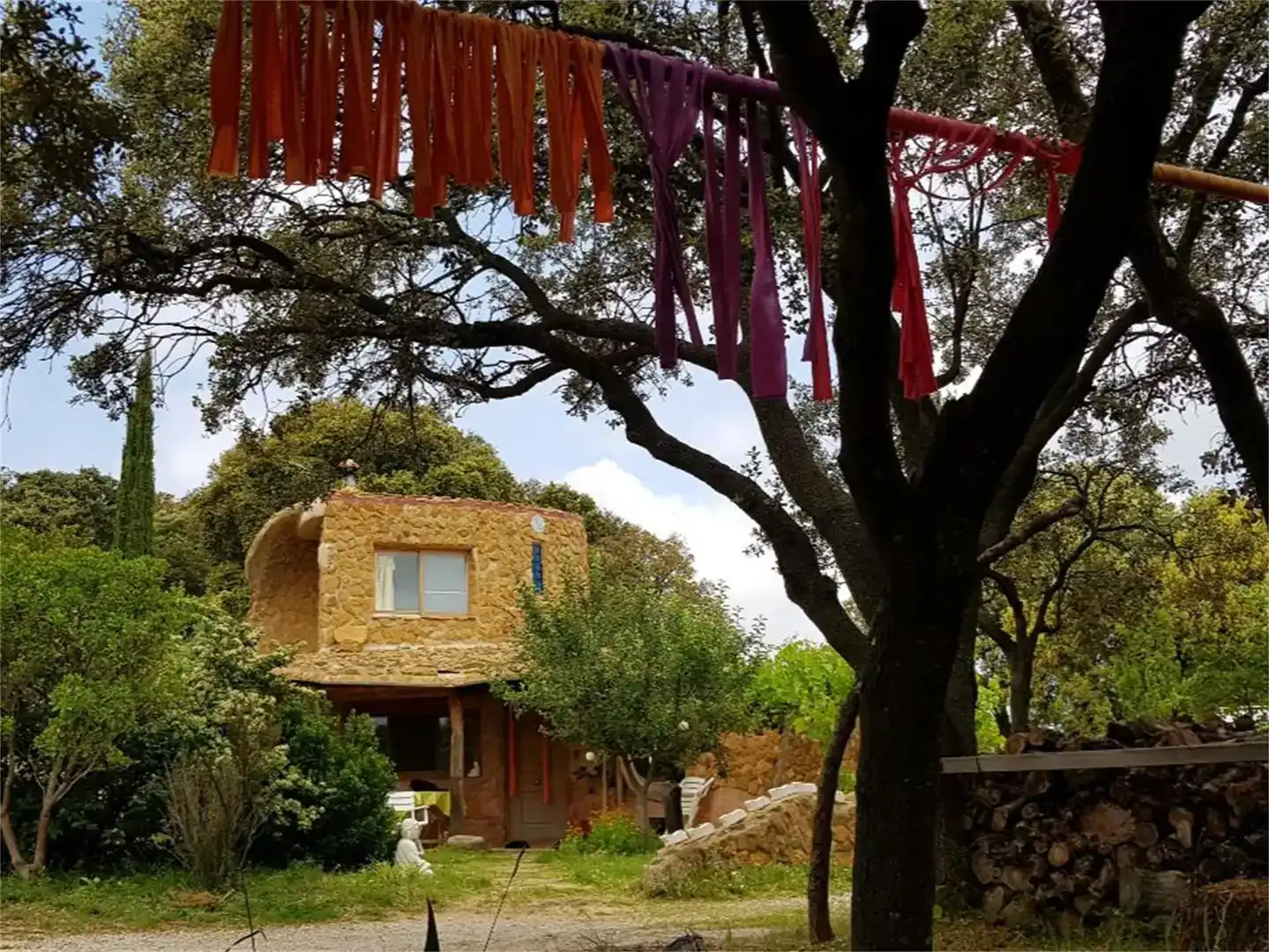 Außenansicht von Country house zur Miete in Sierra Engarcerán mit Privatgarten