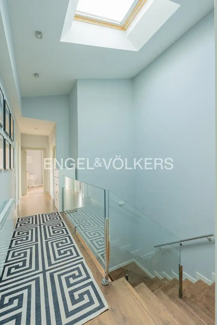 Casa adosada de alquiler en Tres Cantos con Aire acondicionado, Calefacción y Jardín privado
