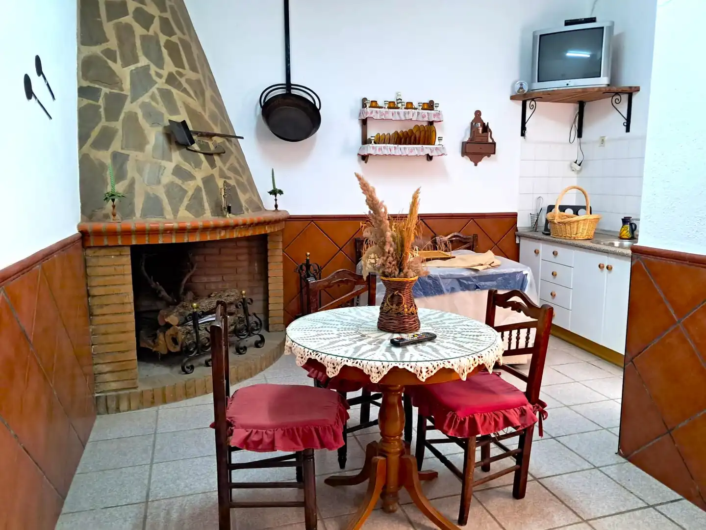 Houses for sale in Fondón  with Air Conditioner, Terrace and Furnished