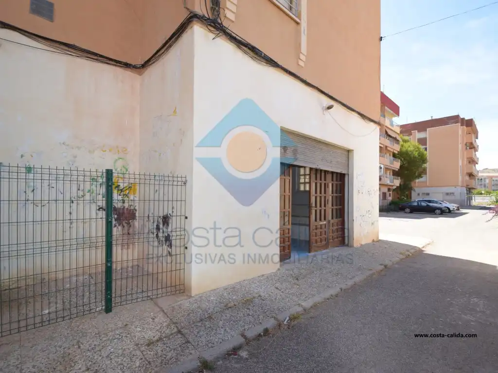 Vista exterior de Local en venta en Mazarrón